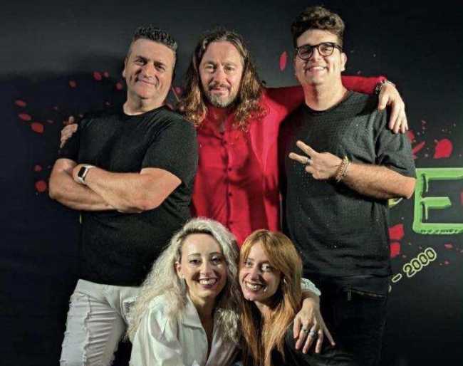 ESCAPE BAND