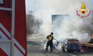 castelletto auto incendio 1