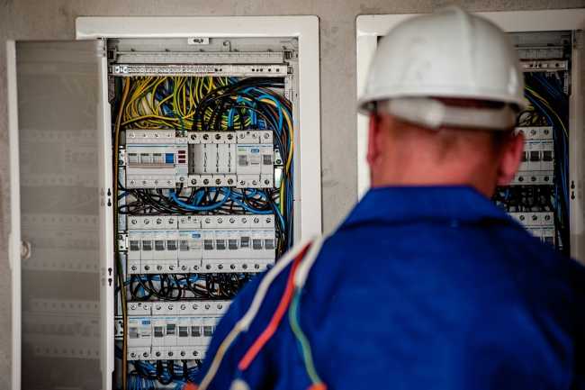 electrician 2755682 960 720