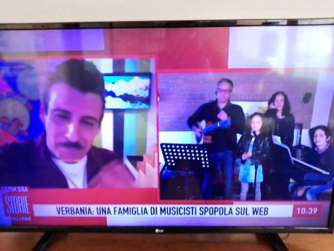 famiglia vb canta