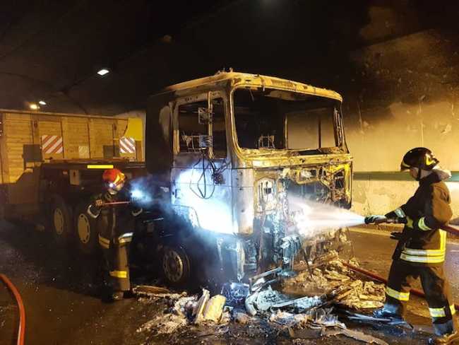 incendio camion a261