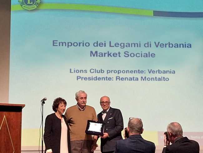 lions to honor