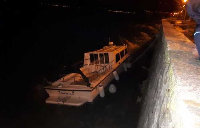 taxi boat