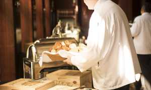 waiter 492872 640
