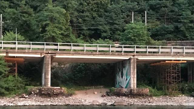 La strada statale 394 in alcune immagini scattate dal lago