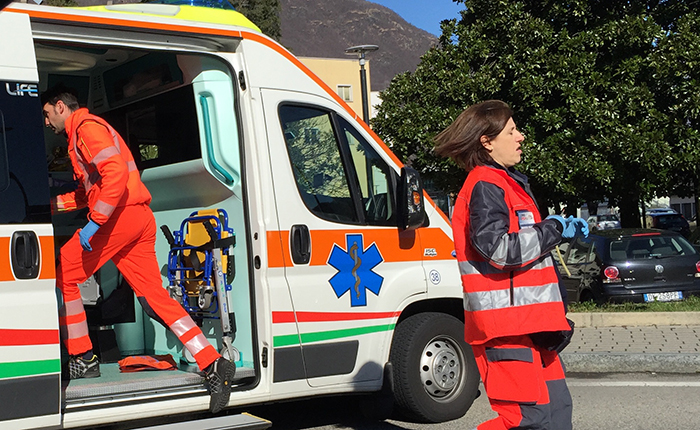Incidente nei campi a Tornaco: ferito uomo di 60 anni. Codice rosso 