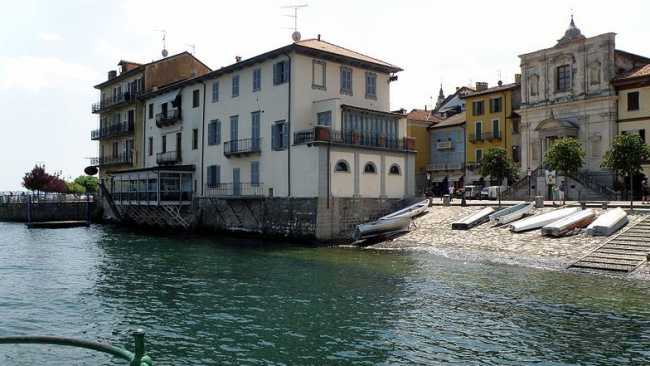 arona piazza del popolo