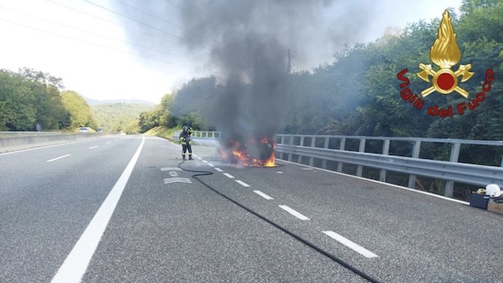 meina incendio auto 1