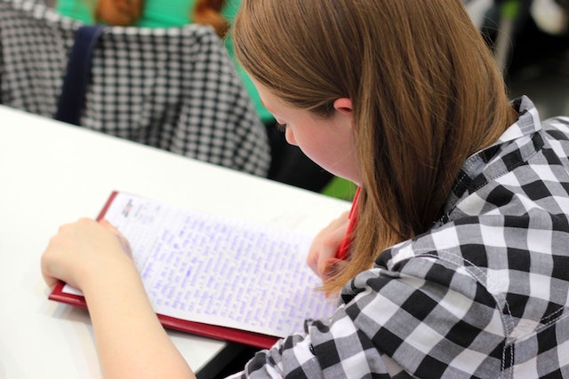  Arona, scuola secondaria di primo grado: al via pre-adesioni per il post scuola