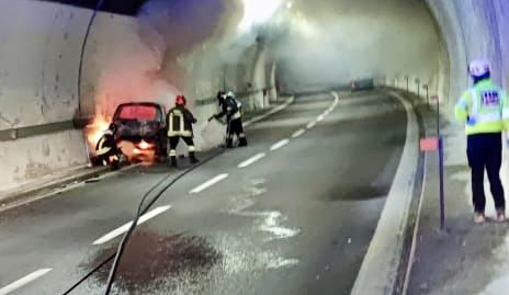 incidente galleria autorstrada incendio
