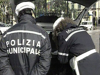 poli municipale 16